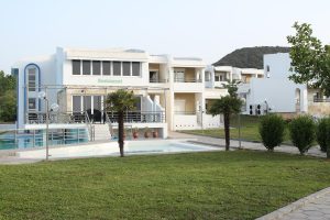 πολυτελη διαμονη χαλκιδικη - Skion Palace Beach Hotel